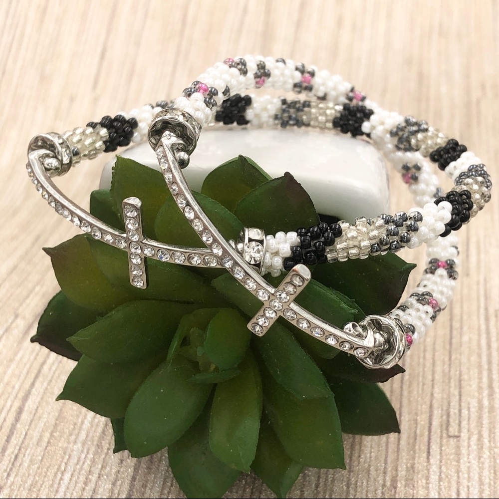 🌼 Multicolor Seed Bead Sideways Christian Cross Stretch Bracelet